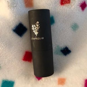 Cream to powder luminizer